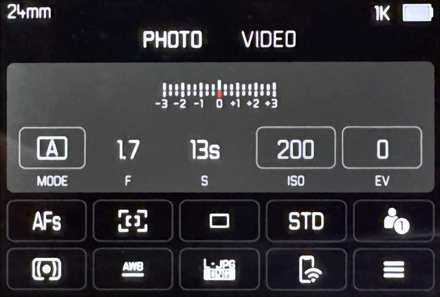 bythom dlux8 menu