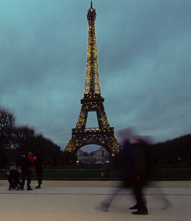 bythom FR Paris EiffelTower 01-24-2002 1